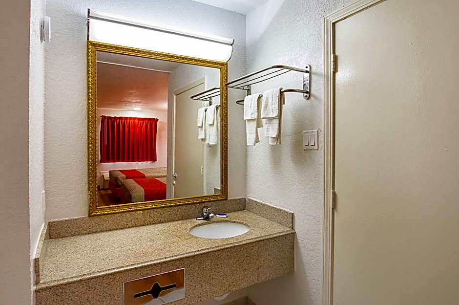 Motel 6-Red Oak, TX - Dallas