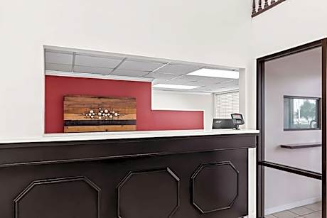 Red Lion Inn & Suites Pontoon Beach