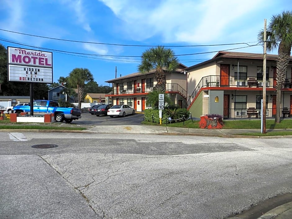 Merida Inn & Suites