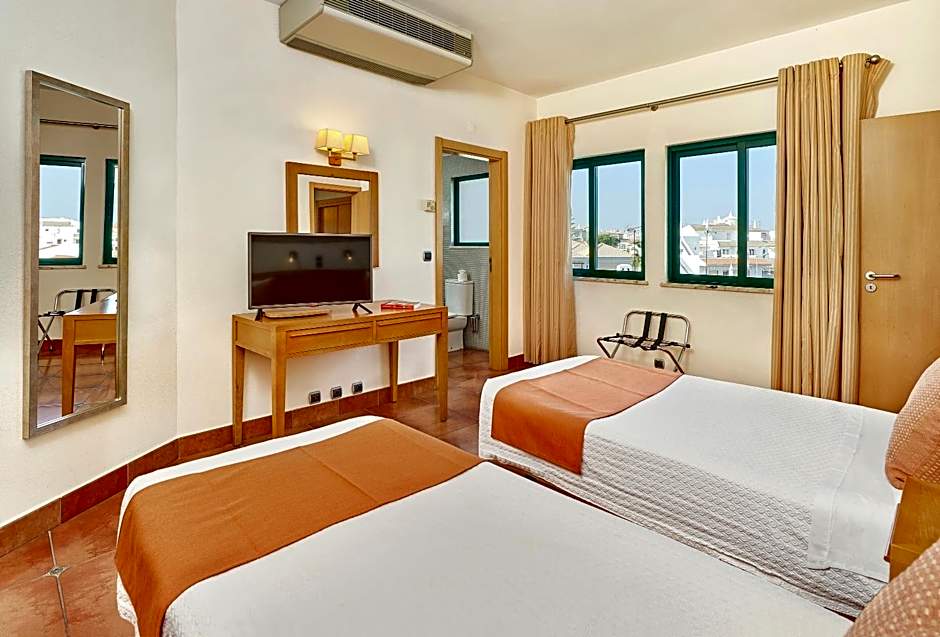 Oceanus Aparthotel