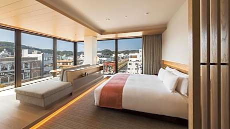 Premium Corner Double Room - Non-Smoking