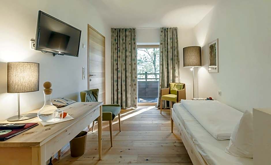 Hotel Zur Schanz – Ebbs, MO