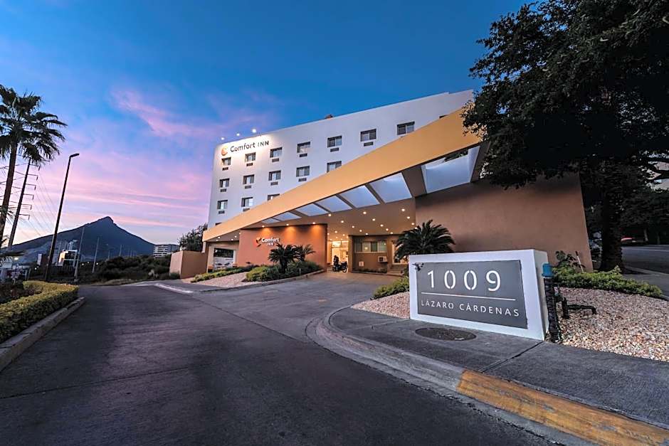 Comfort Inn Monterrey Valle