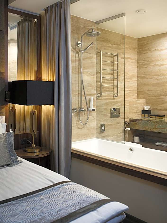 V Spa & Conference Hotel