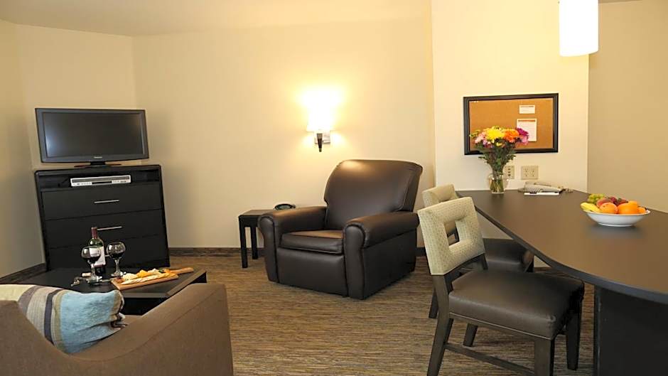 Candlewood Suites East Lansing by IHG