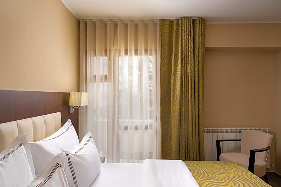 Hotel Pietroasa