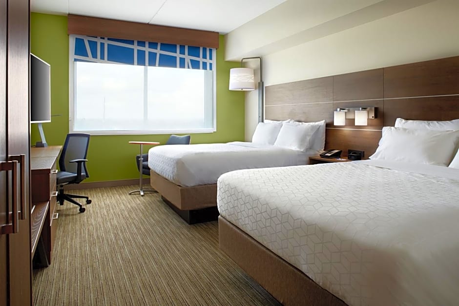 Holiday Inn Express and Suites Cincinnati North Liberty Way