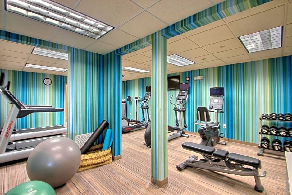 Holiday Inn Express Hotel & Suites Milwaukee Airport By IHG