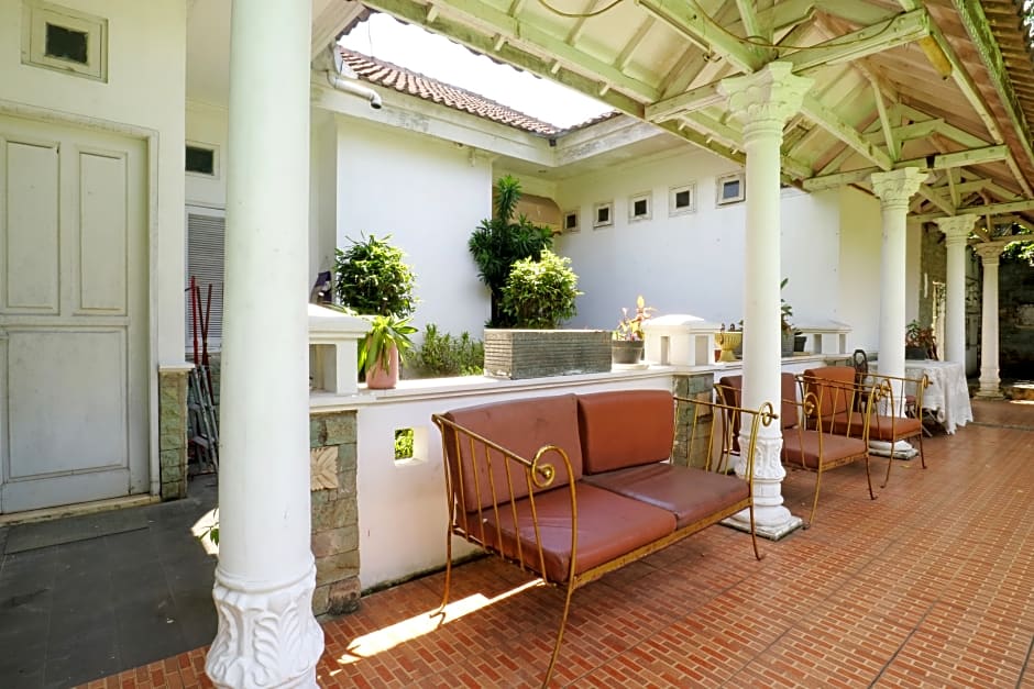 Villa Sri Manganti by ZUZU