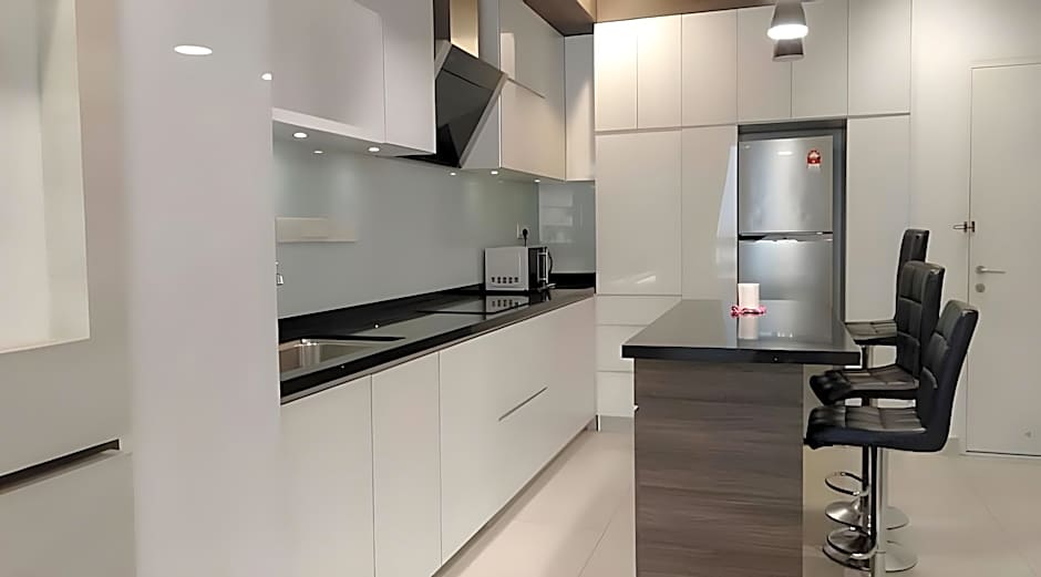 Merlene Suites at Mansion One (Formerly Known as Mansion One Suites)