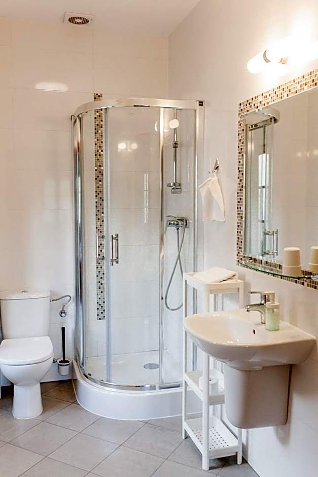 Zamkowa, Pokoje Gościnne