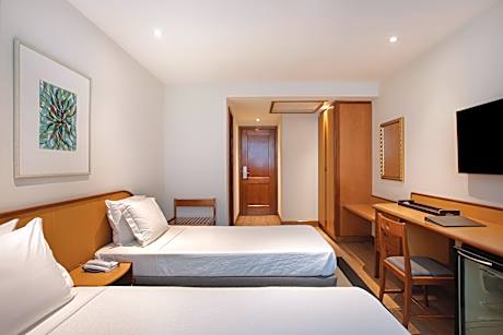 TWIN EXECUTIVE SUPERIOR