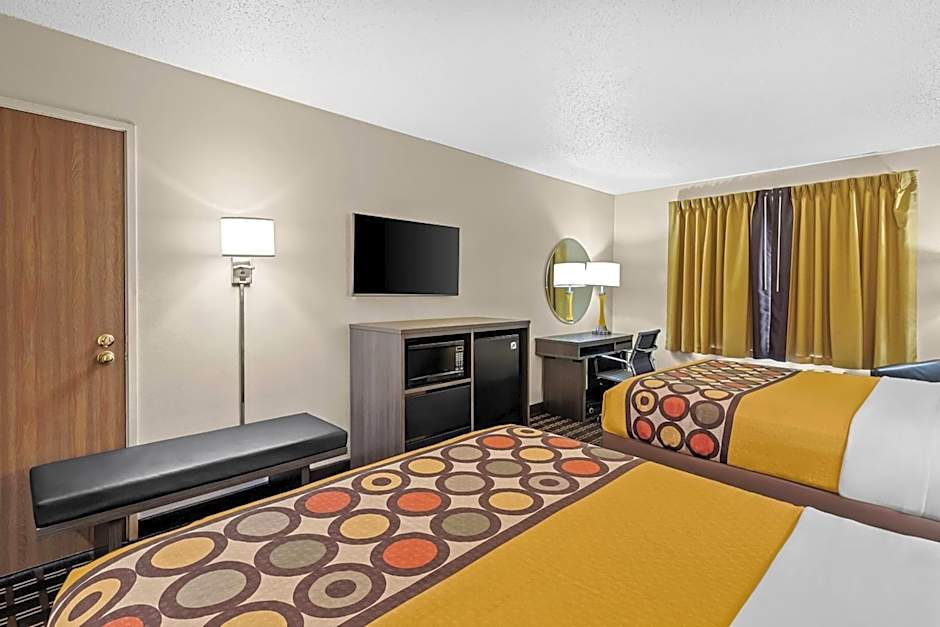 Super 8 by Wyndham Watertown WI