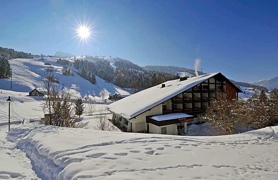 Hotel Santis Lodge