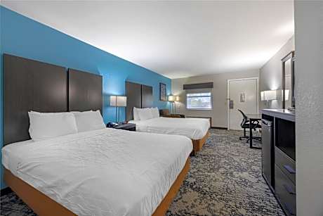 2 QUEEN BEDSNSMKWIFI NETMICRFGCOFMKRHAIRIRONCONTINENTAL BREAKFAST