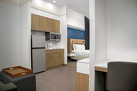 King Studio with Sofa Bed and Whirlpool