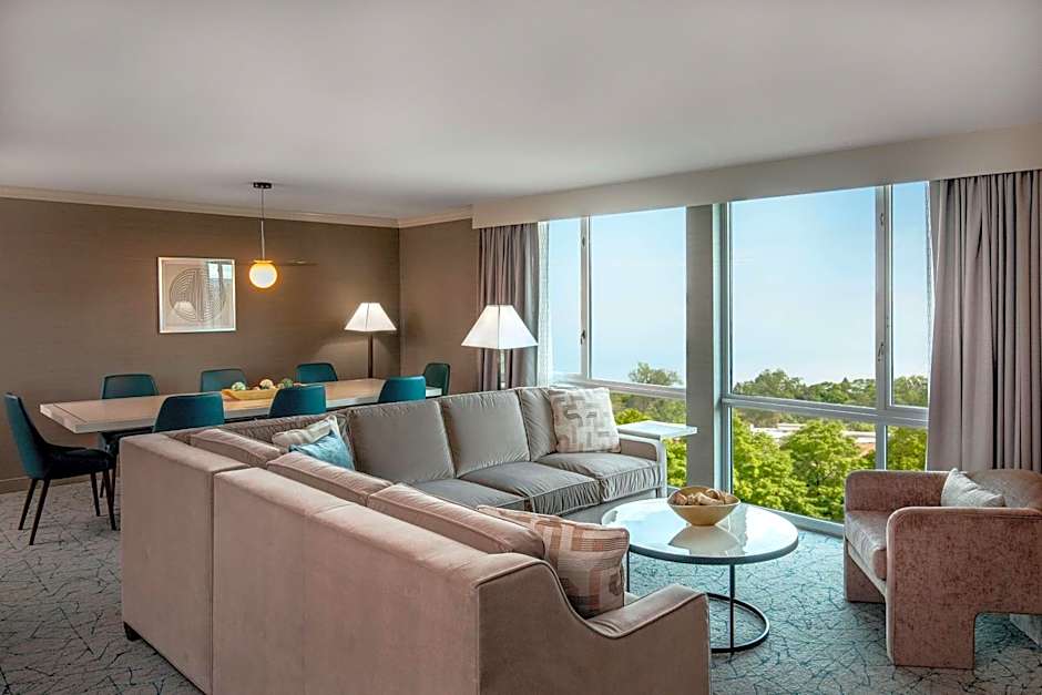 DoubleTree By Hilton Hotel And Conference Center Chicago North Shore