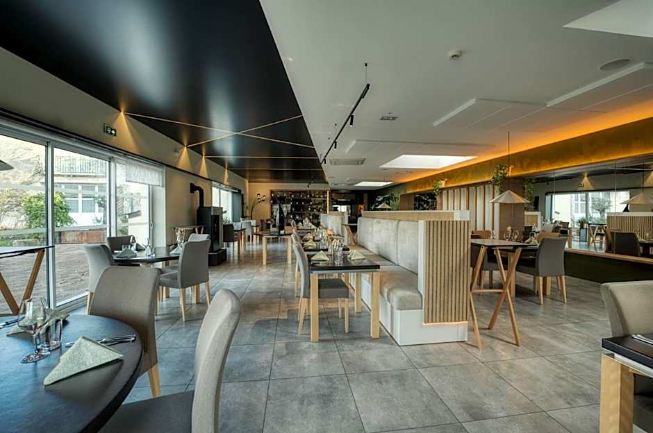 Logis Restaurant & Hôtel À la 12