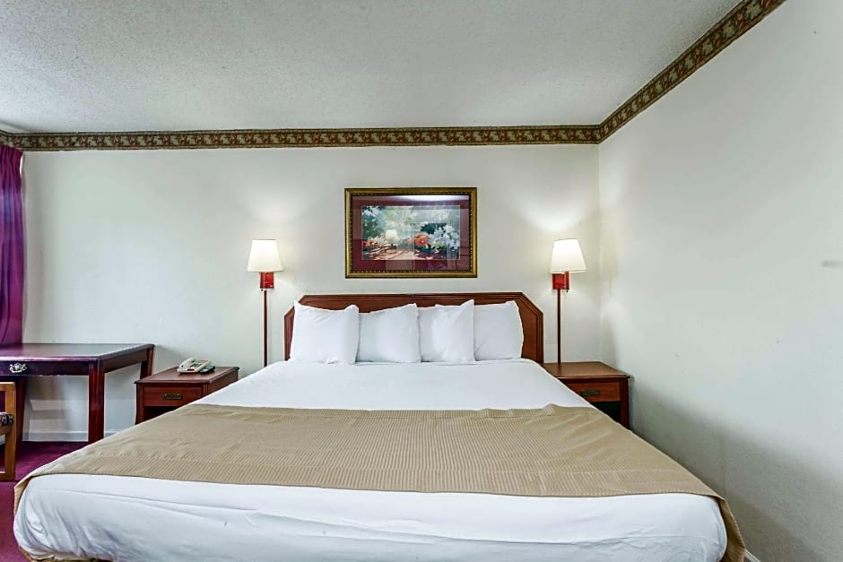 Knights Inn Hurricane Mills