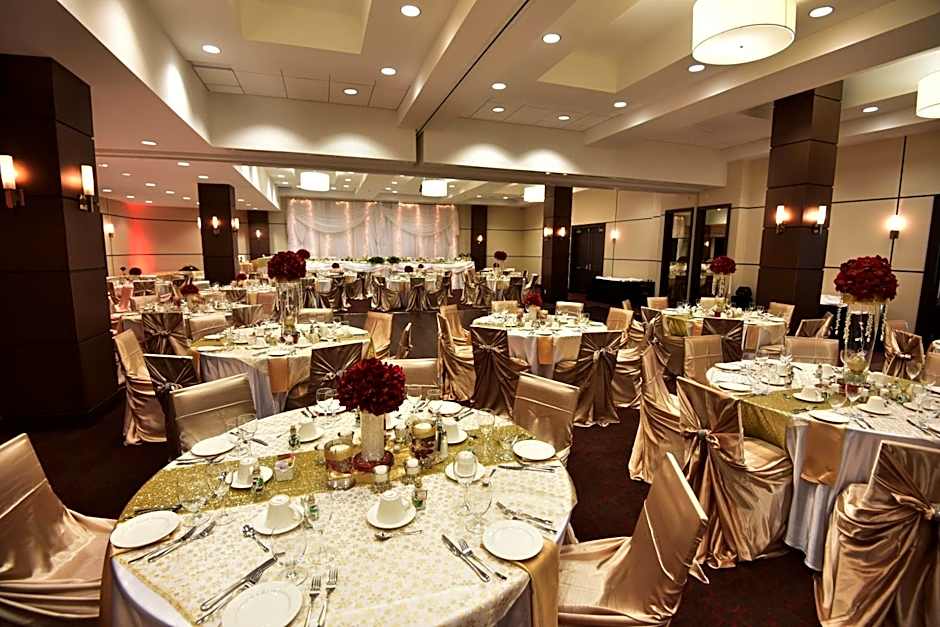 Four Points By Sheraton Winnipeg South