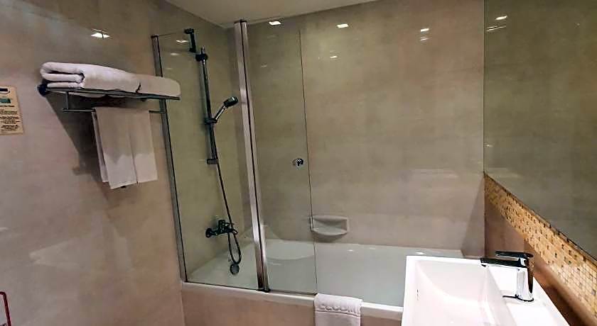 Amora NeoLuxe Suites Hotel