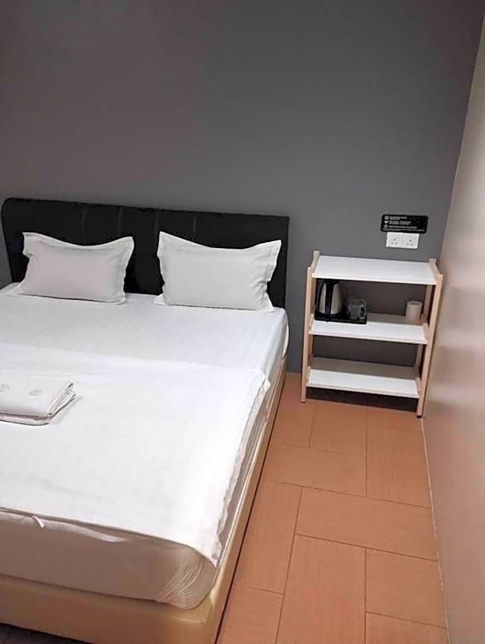 Tas Sakura Budget Hotel