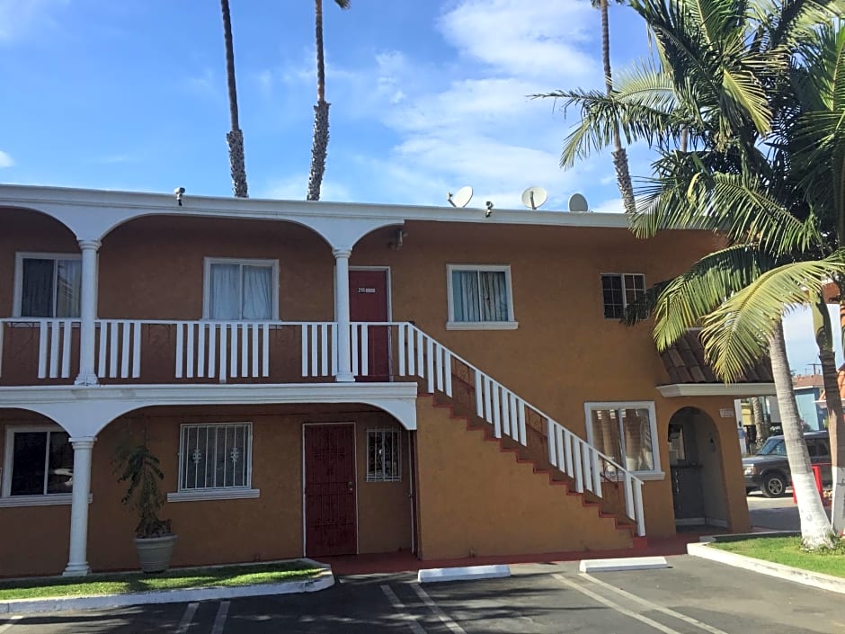 Paradise Inn & Suites