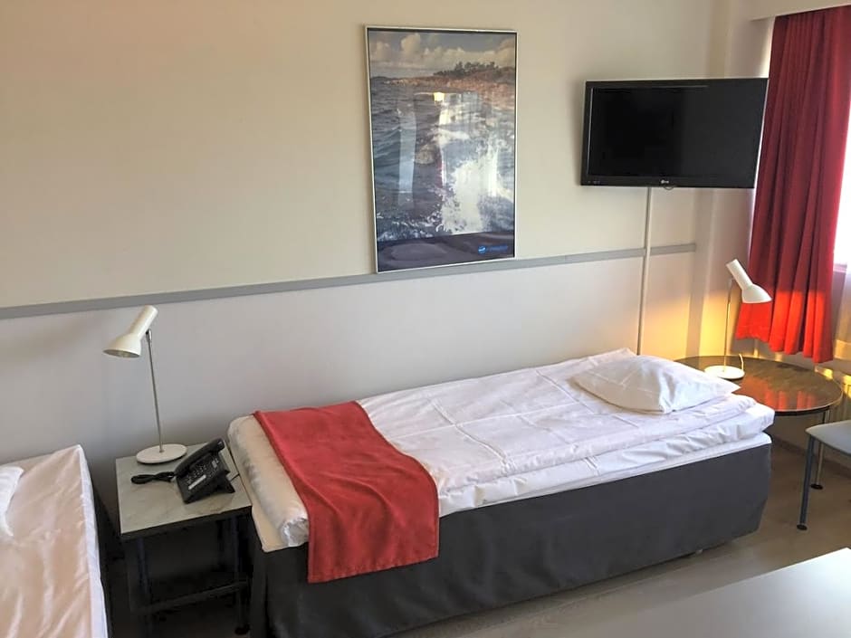 Skyline Airport Hotel