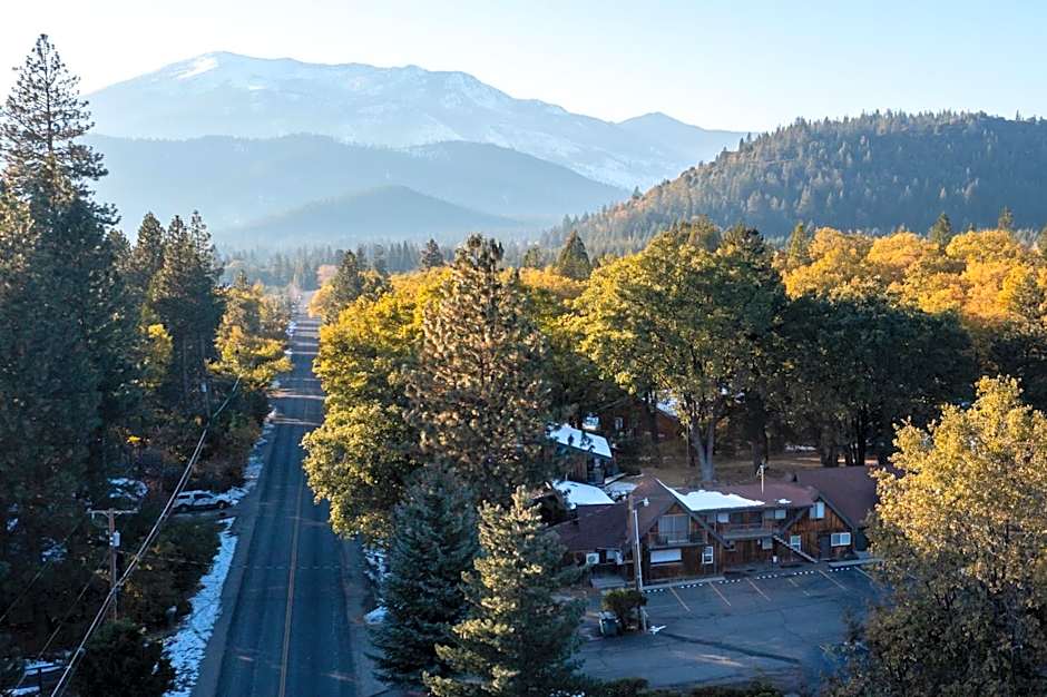 Basecamp Lodge