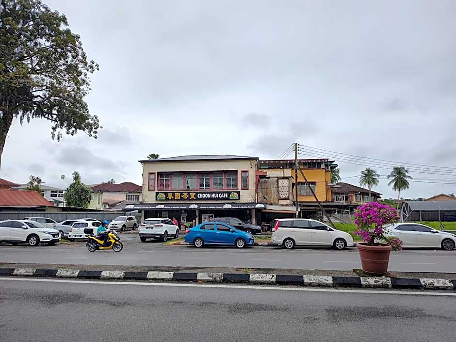 OYO Home 90222 Ling's Airbnb