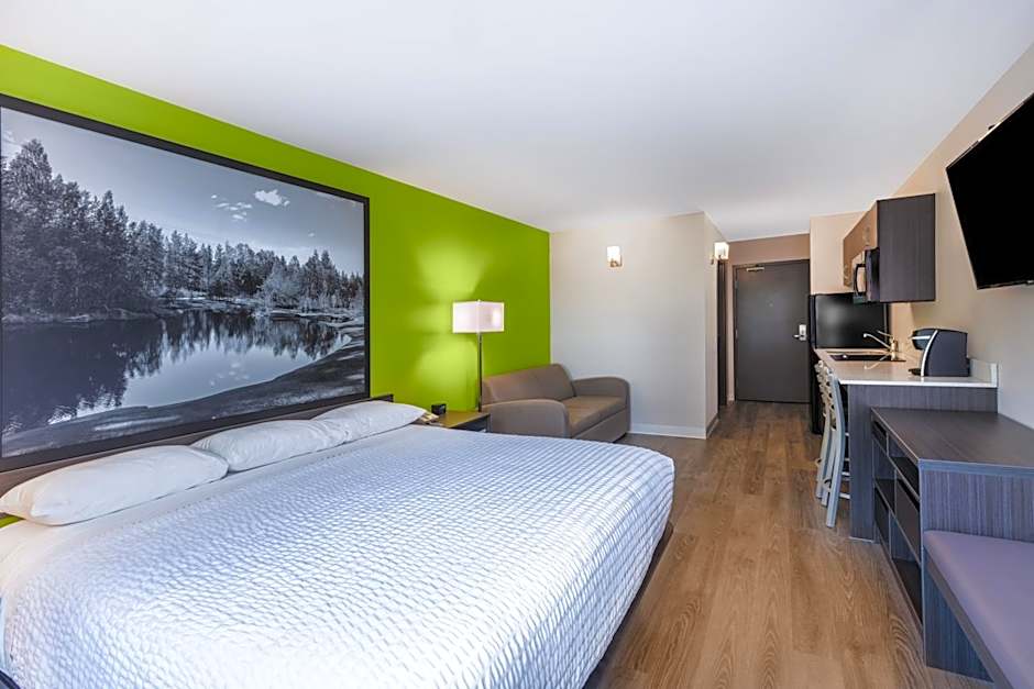 Super 8 by Wyndham Winnipeg East MB