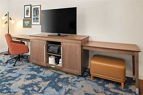 2 Queen W/Microwv/Fridge Nonsmoke