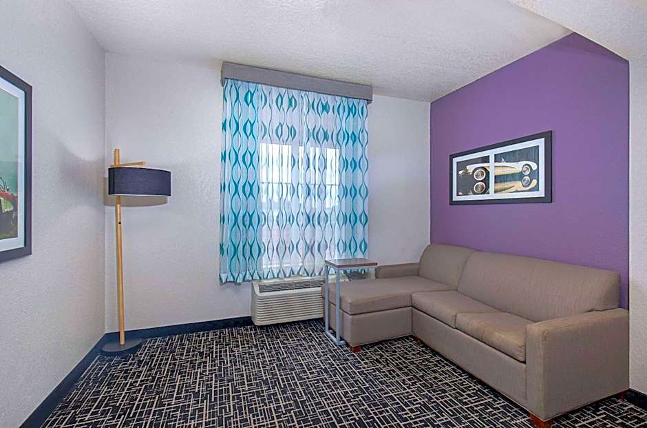 La Quinta Inn & Suites by Wyndham Bowling Green