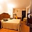 I AM La Posada Hotel and Apartment