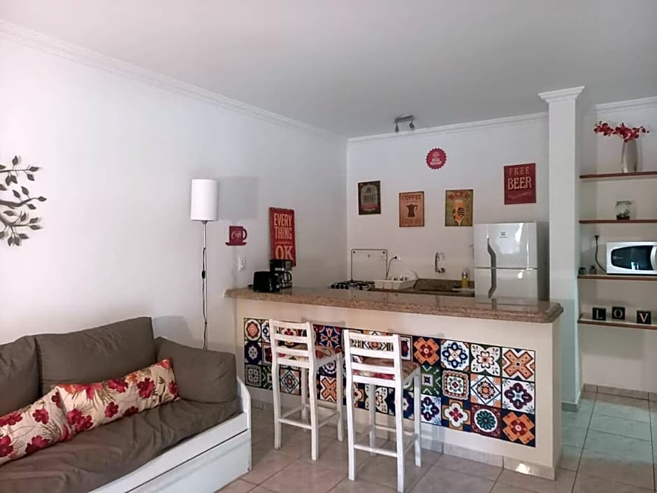 Flat estudio 110 Amarilis Riviera de São Lourenço, 03 piscina climatizada, serviço de hotelaria, limpesa e troca de toalhas diária, carregador veiculo elétrico e servico de praia finais de semana WiFi 500