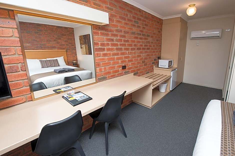 Australian Settlers Motor Inn