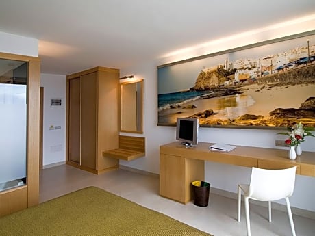 DOUBLE ROOM SINGLE USE