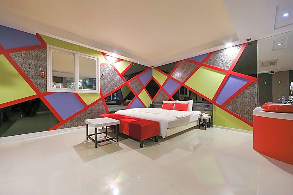 Hound Hotel Changwon - Jinhae Yongwon