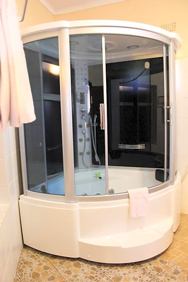 Chamba Valley Exotic Hotel