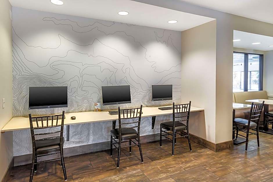 Best Western Plus Cottontree Inn