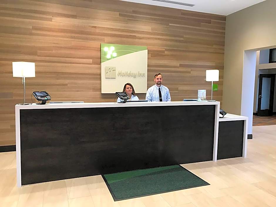 Holiday Inn & Suites Chicago-Carol Stream (Wheaton) By IHG