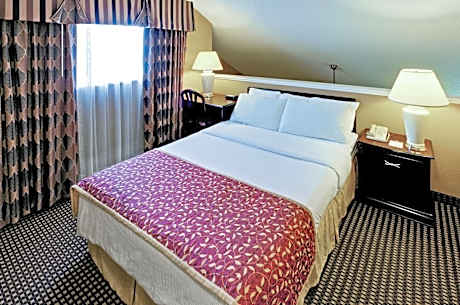 Two-Bedroom Loft Suite with 1 King Bed and 1 Queen Bed,  Non-Smoking