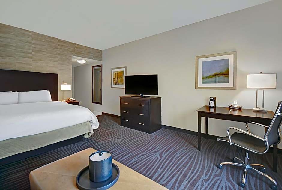 Photo 1 of 6 of 1 King Bed with Sofabed