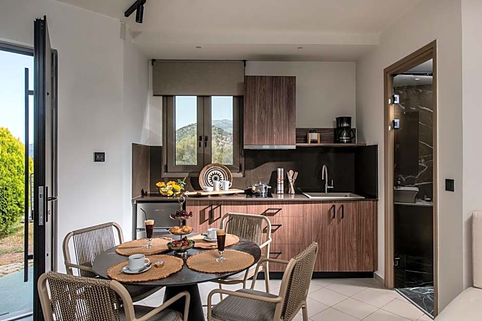 Everest Apartments and Suites