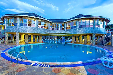 Nokras Riverine Hotel & Spa