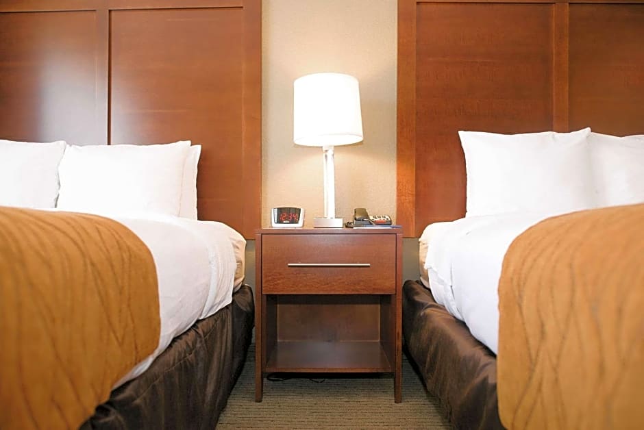 Comfort Inn & Suites Near Custer State Park and Mt Rushmore