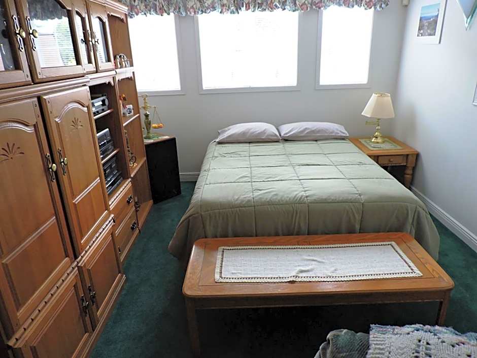 Tucked Inn the Harbour B&B