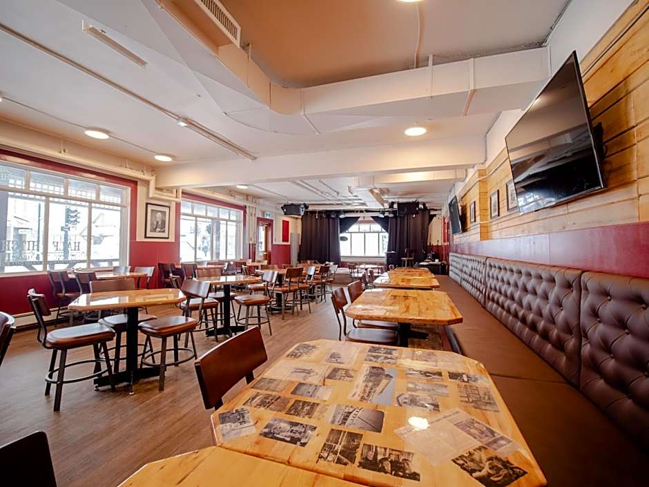 PARTY HOSTEL - The Canmore Hotel Hostel