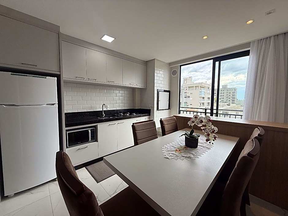 015 - Apartamento alto padrão próximo ao centro e à Praia de Bombas