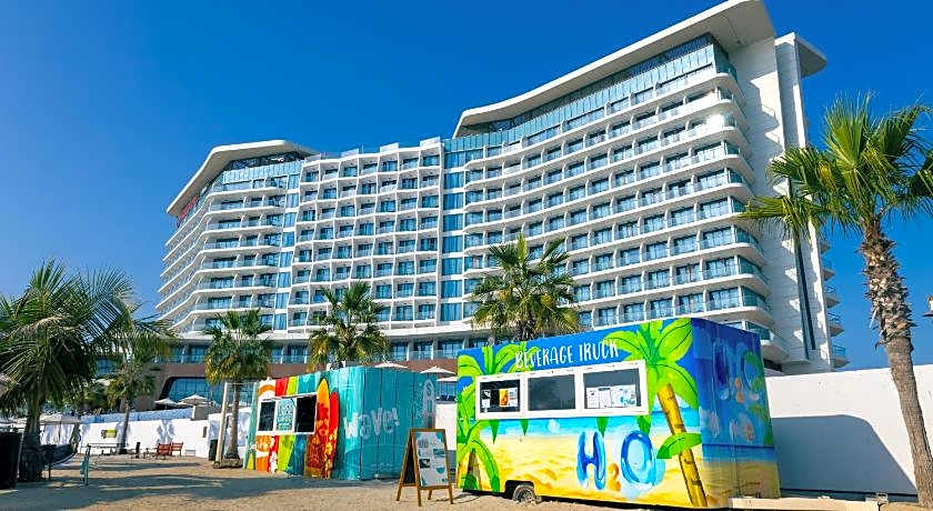 Hampton by Hilton Marjan Island